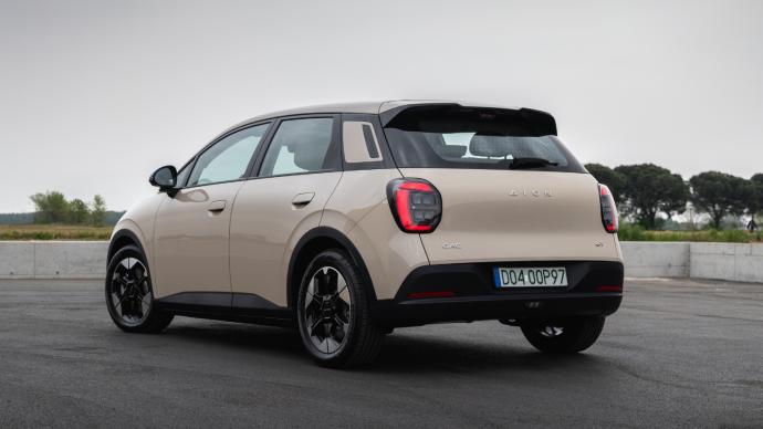 la GAC Aion UT arrière