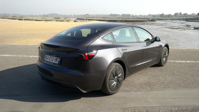 Essai de la nouvelle Tesla Model 3 Propulsion (2026)